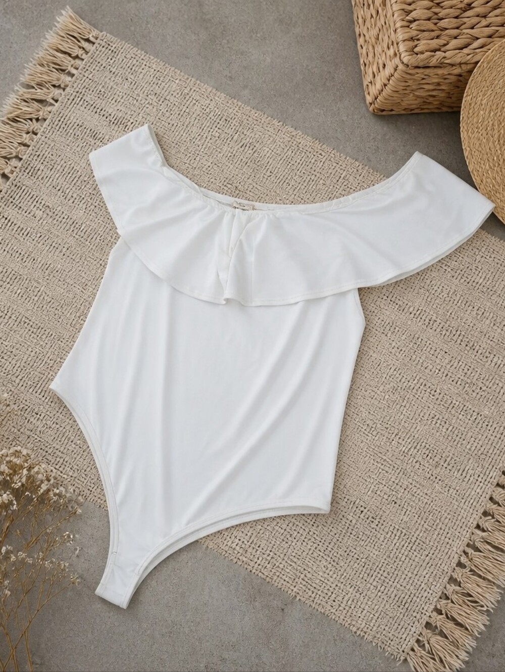 🤍 Off-The-Shoulder Ruffle Bodysuit